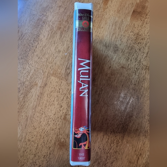 Walt Disney MULAN Gold Collection Clamshell VHS, 1999 - Picture 2 of 4